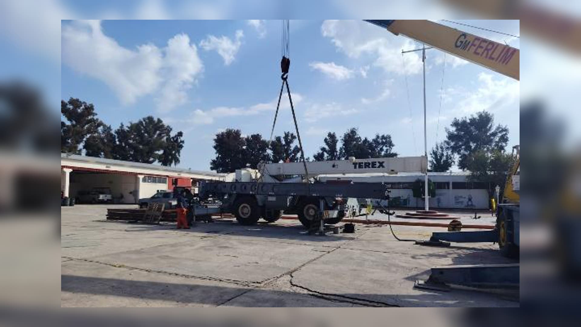Reporte y ficha técnica en grúa Terex RT 335 — Tagema